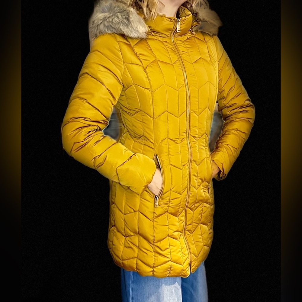 NWT Quilted Puffer Jacket w/ Faux Fur Hood
SM/MED/LG Available! - Picture 7 of 13